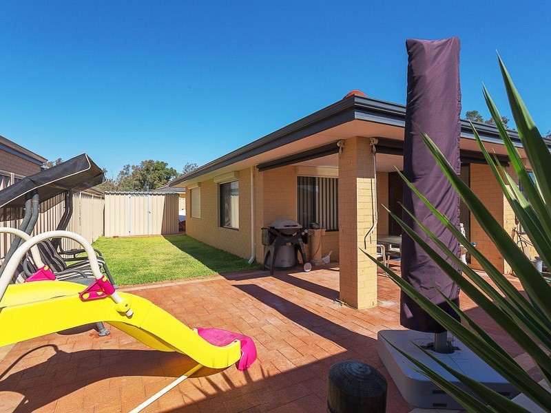 1 Modong Nook, Success WA 6164
