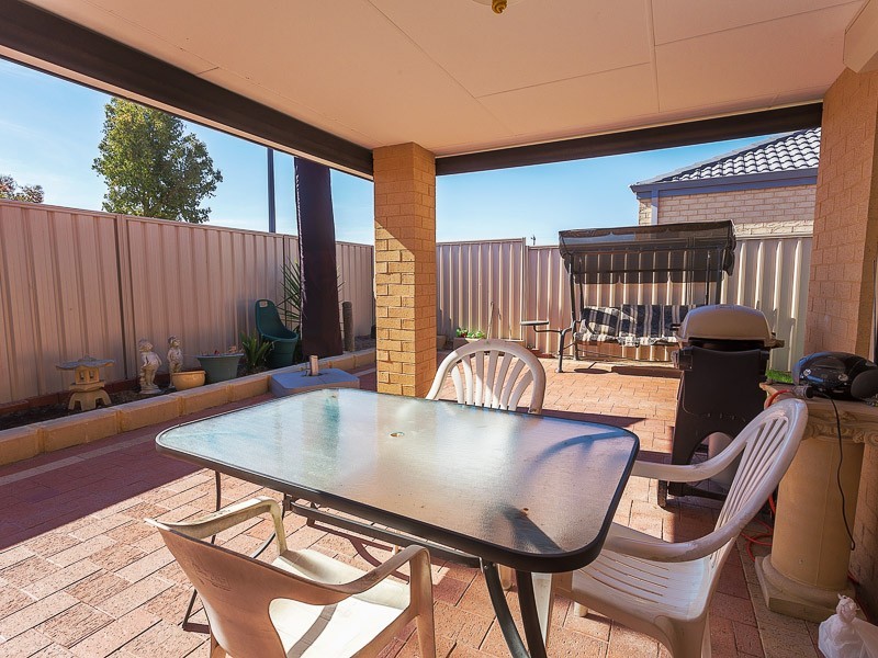 1 Modong Nook, Success WA 6164