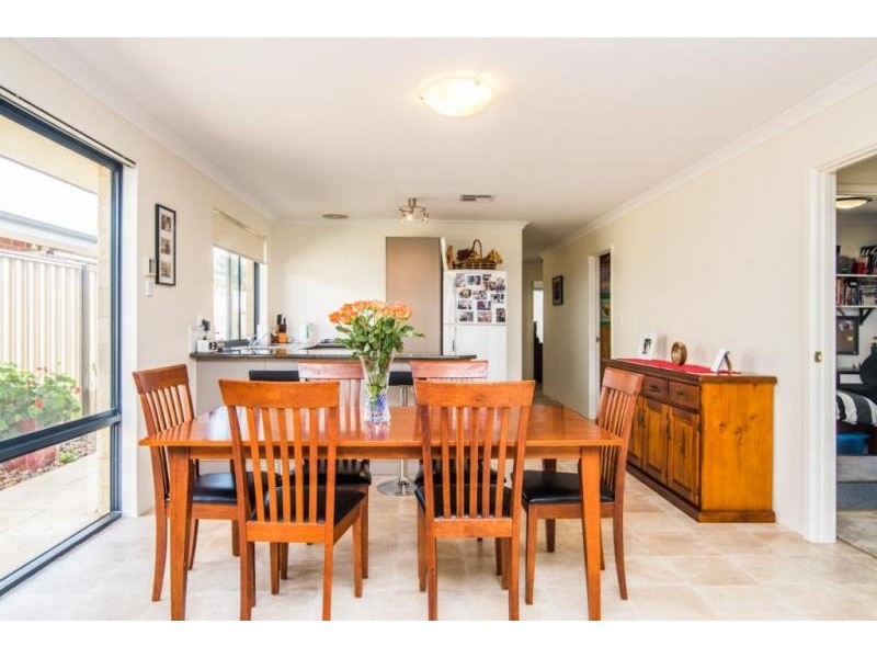 31 Camden Boulevard, Aubin Grove WA 6164