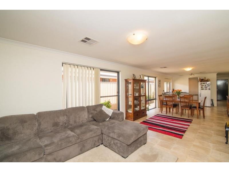 31 Camden Boulevard, Aubin Grove WA 6164