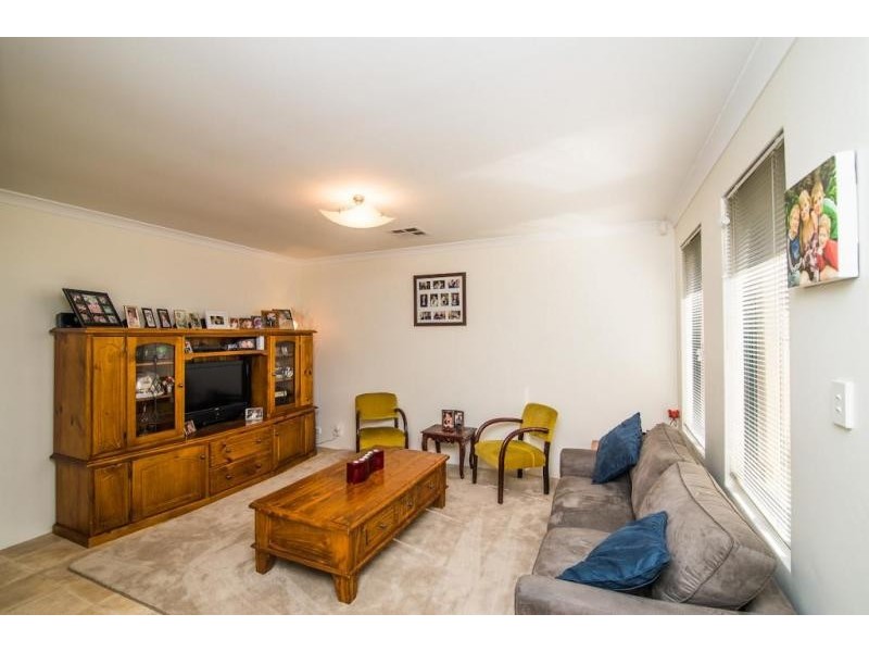 31 Camden Boulevard, Aubin Grove WA 6164