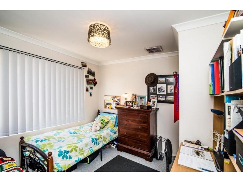 31 Camden Boulevard, Aubin Grove WA 6164