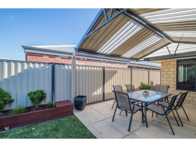 31 Camden Boulevard, Aubin Grove WA 6164