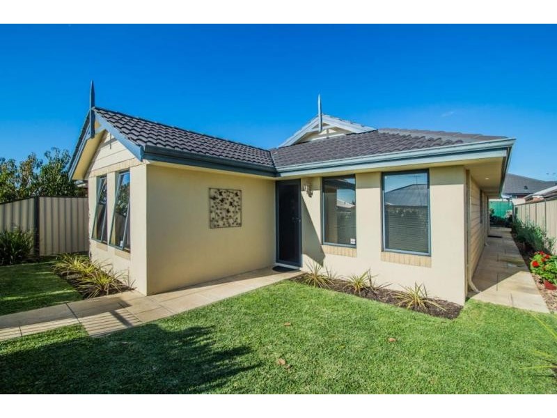 31 Camden Boulevard, Aubin Grove WA 6164