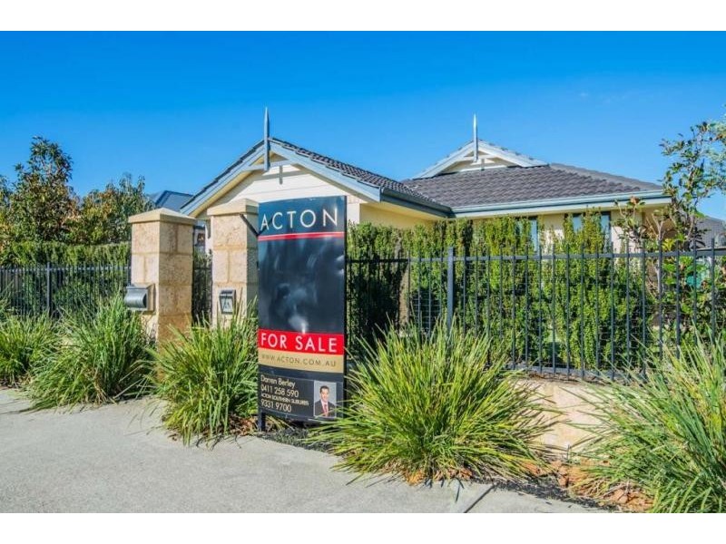 31 Camden Boulevard, Aubin Grove WA 6164