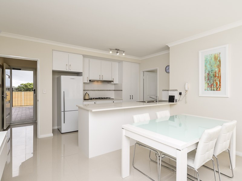 4/44 Kent Street, Spearwood WA 6163