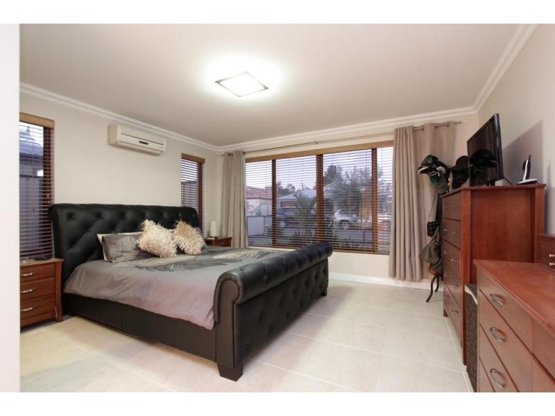 5 Montgomery Drive, Success WA 6164