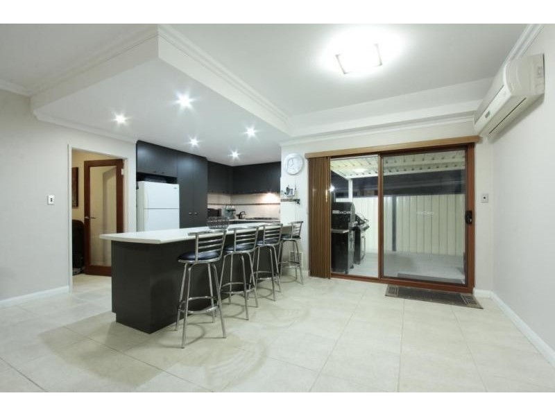 5 Montgomery Drive, Success WA 6164