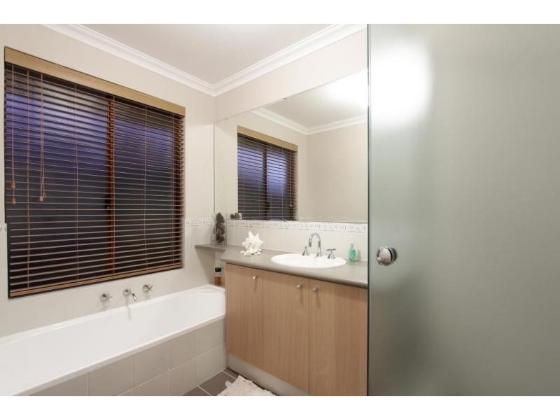 5 Montgomery Drive, Success WA 6164