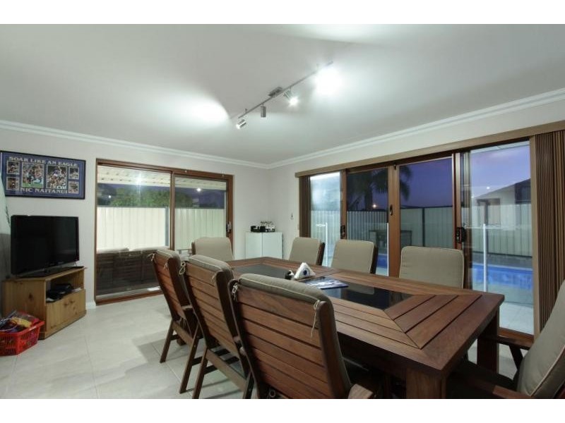 5 Montgomery Drive, Success WA 6164