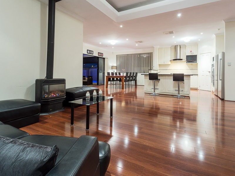 23 Peterborough Circle, North Lake WA 6163