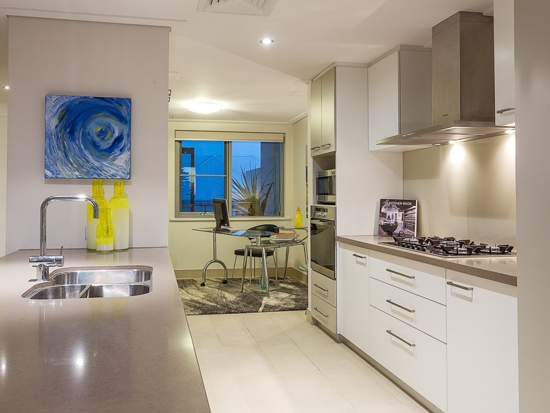 6/20 Enderby Close, North Coogee WA 6163