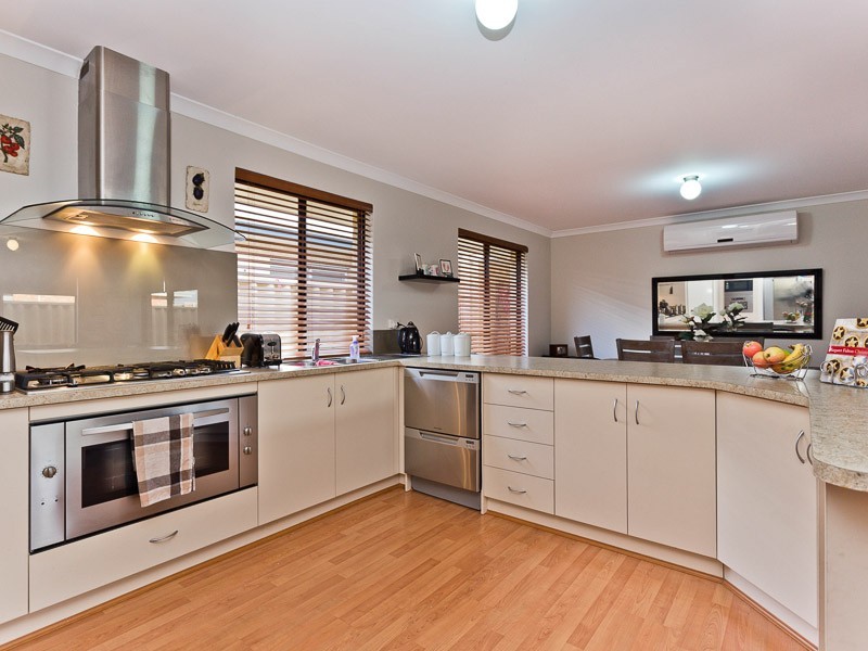 4 Clarity Elbow, Atwell WA 6164