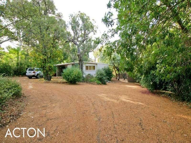 180 Grove Road, Lesmurdie WA 6076