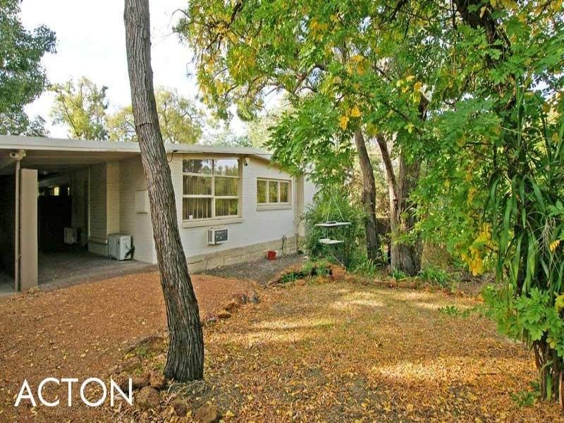 180 Grove Road, Lesmurdie WA 6076