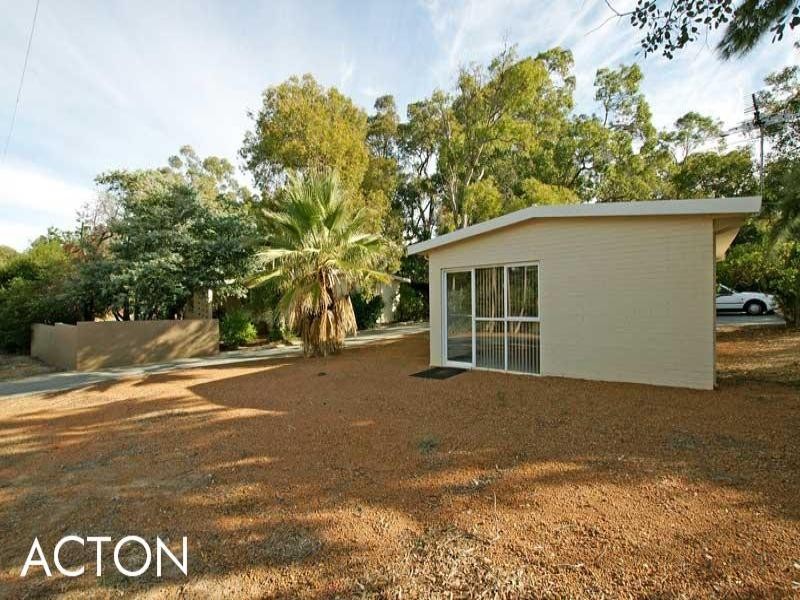 180 Grove Road, Lesmurdie WA 6076
