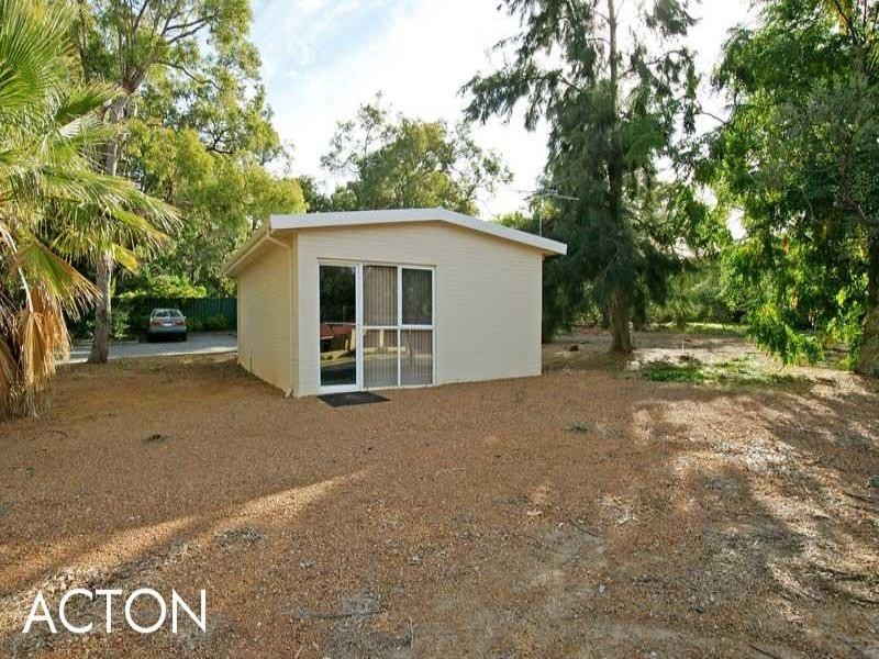 180 Grove Road, Lesmurdie WA 6076