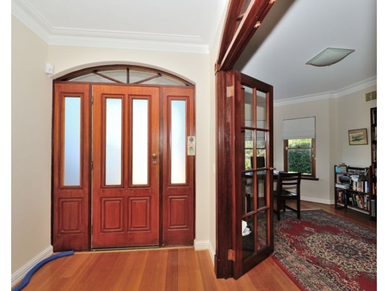 17 Franklin Street, Swanbourne WA 6010