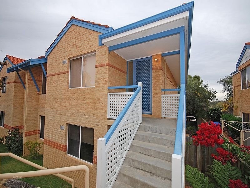 17/18 St Johns Wood Boulevard, Mount Claremont WA 6010