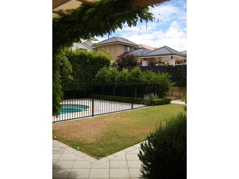 78 St Johns Wood Boulevard, Mount Claremont WA 6010