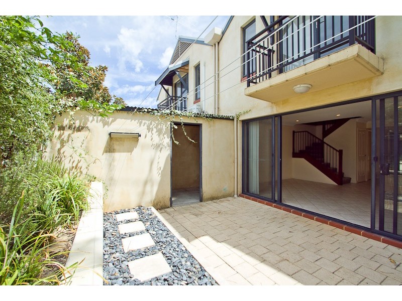 4/98 Stirling Highway, North Fremantle WA 6159