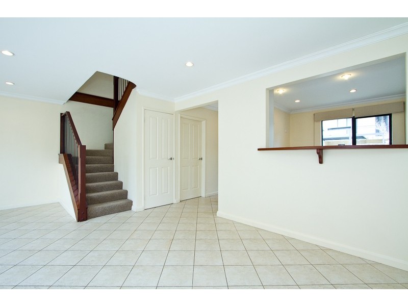 4/98 Stirling Highway, North Fremantle WA 6159