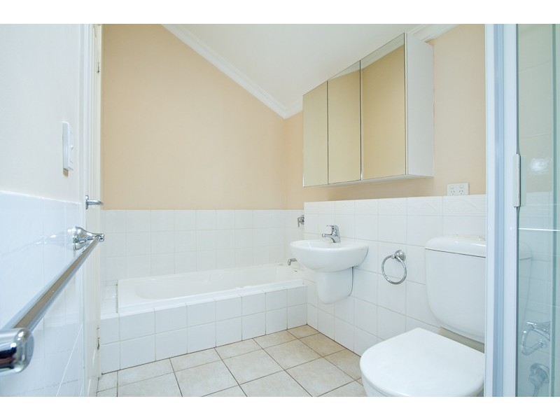 4/98 Stirling Highway, North Fremantle WA 6159