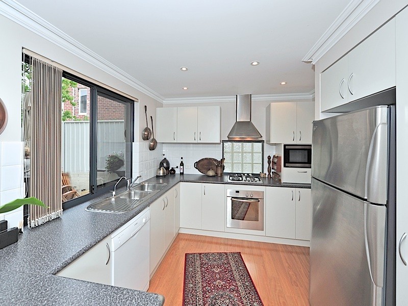 2/24 St Leonards Street, Mosman Park WA 6012