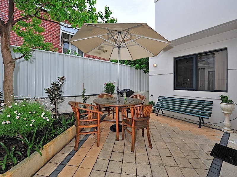 2/24 St Leonards Street, Mosman Park WA 6012
