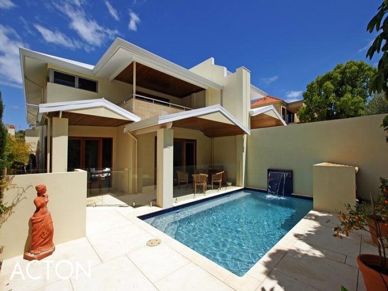 16 Reginald Street, Cottesloe WA 6011