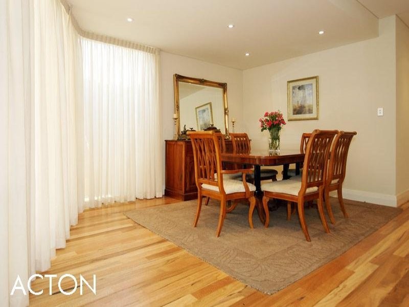 16 Reginald Street, Cottesloe WA 6011