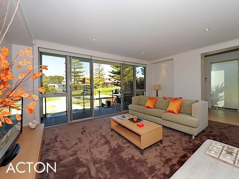 28 Gibney Street, Cottesloe WA 6011