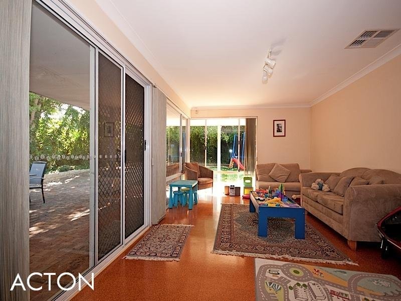 15 Minora Road, Dalkeith WA 6009