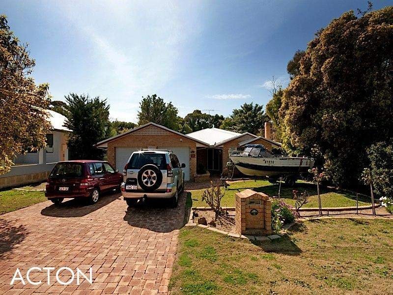 15 Minora Road, Dalkeith WA 6009