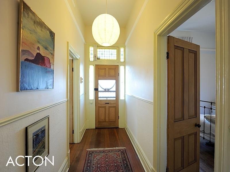 14 Barnfield Road, Claremont WA 6010