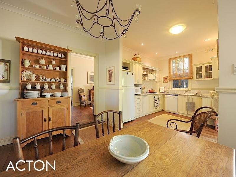 14 Barnfield Road, Claremont WA 6010