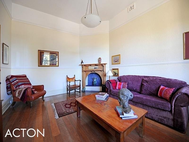 14 Barnfield Road, Claremont WA 6010