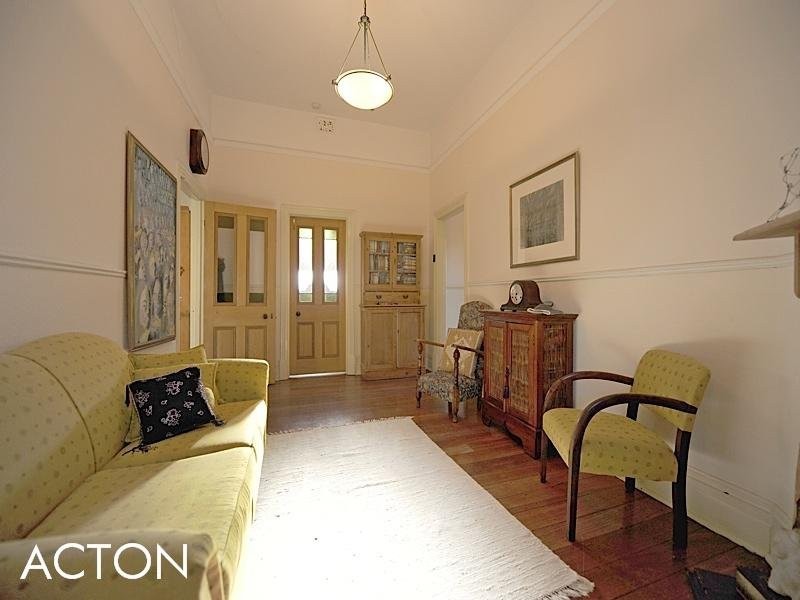 14 Barnfield Road, Claremont WA 6010