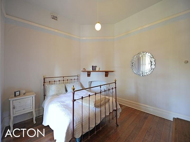 14 Barnfield Road, Claremont WA 6010