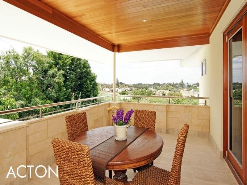 16 Reginald Street, Cottesloe WA 6011