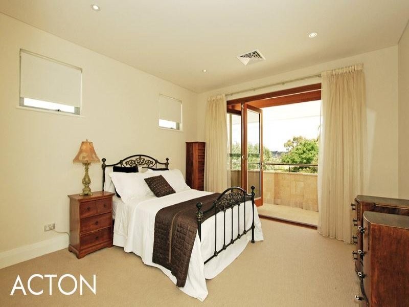 16 Reginald Street, Cottesloe WA 6011