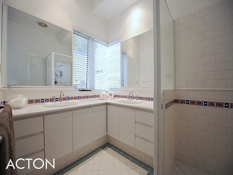 7 McKenna Glen, Mount Claremont WA 6010