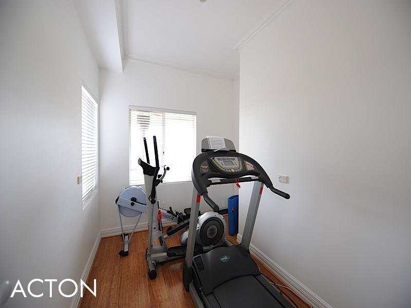 7 McKenna Glen, Mount Claremont WA 6010