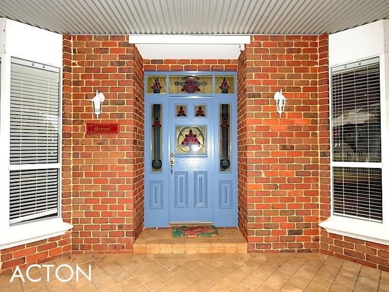 7 McKenna Glen, Mount Claremont WA 6010