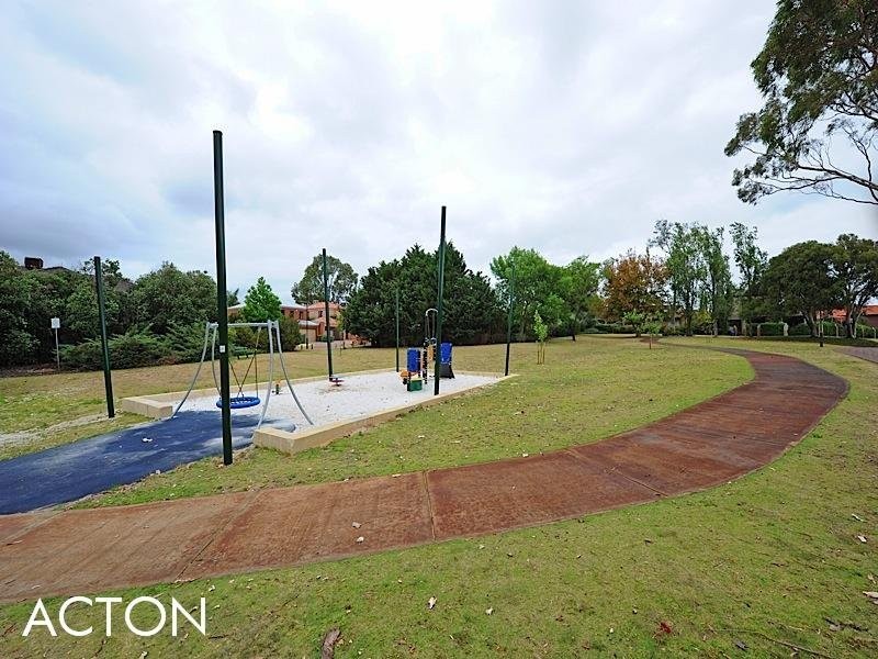 7 McKenna Glen, Mount Claremont WA 6010