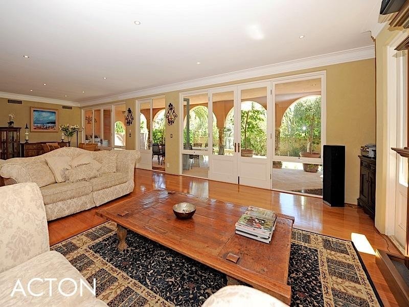 40 Saddington Crescent, Mosman Park WA 6012