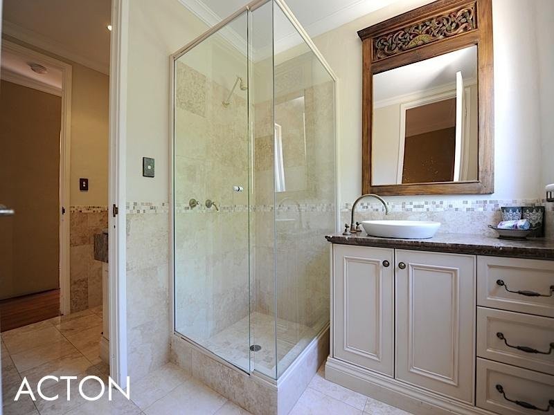 40 Saddington Crescent, Mosman Park WA 6012