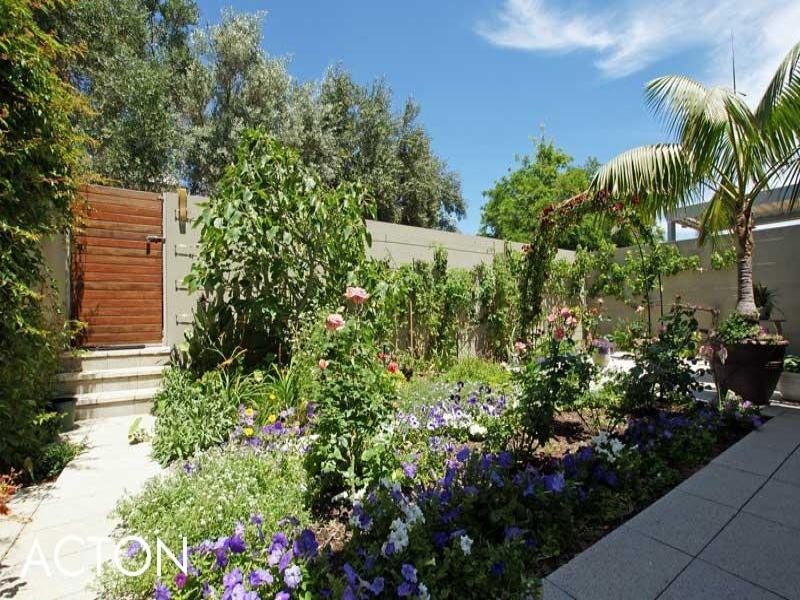 1/7 Pearse Street, Cottesloe WA 6011