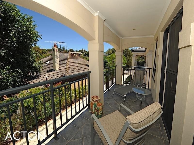 2/24 St Leonards Street, Mosman Park WA 6012