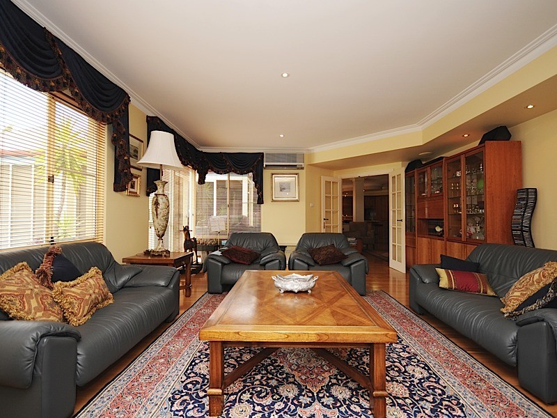 24 Vlamingh Parade, Mosman Park WA 6012
